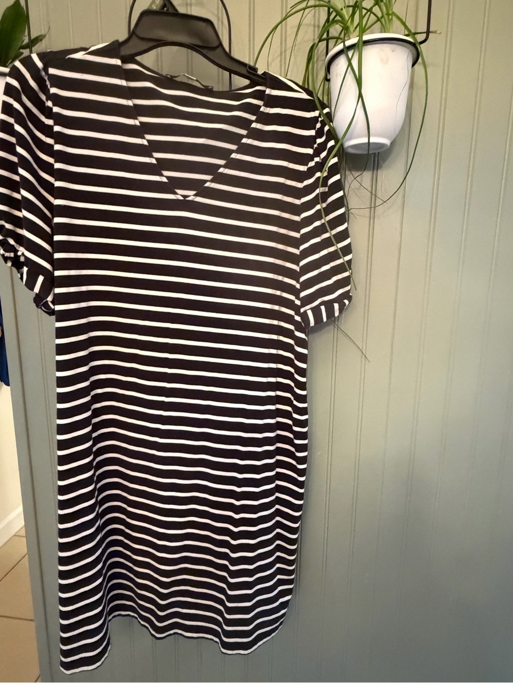 Loft size Large - Black & White Striped V-Neck Tee Dress